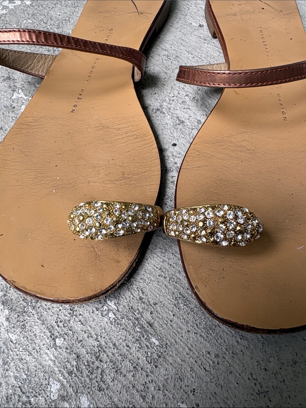 Giuseppe Zanotti rhinestone toe sandals - Picture 3 of 9